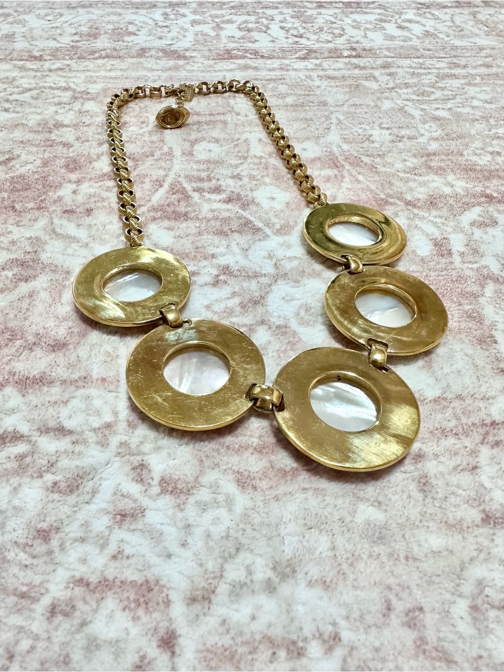 KATE SPADE ♠️ Mother Of Pearl “All Aboard” Necklace - Picture 7 of 9